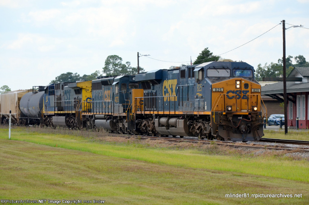 CSX 825